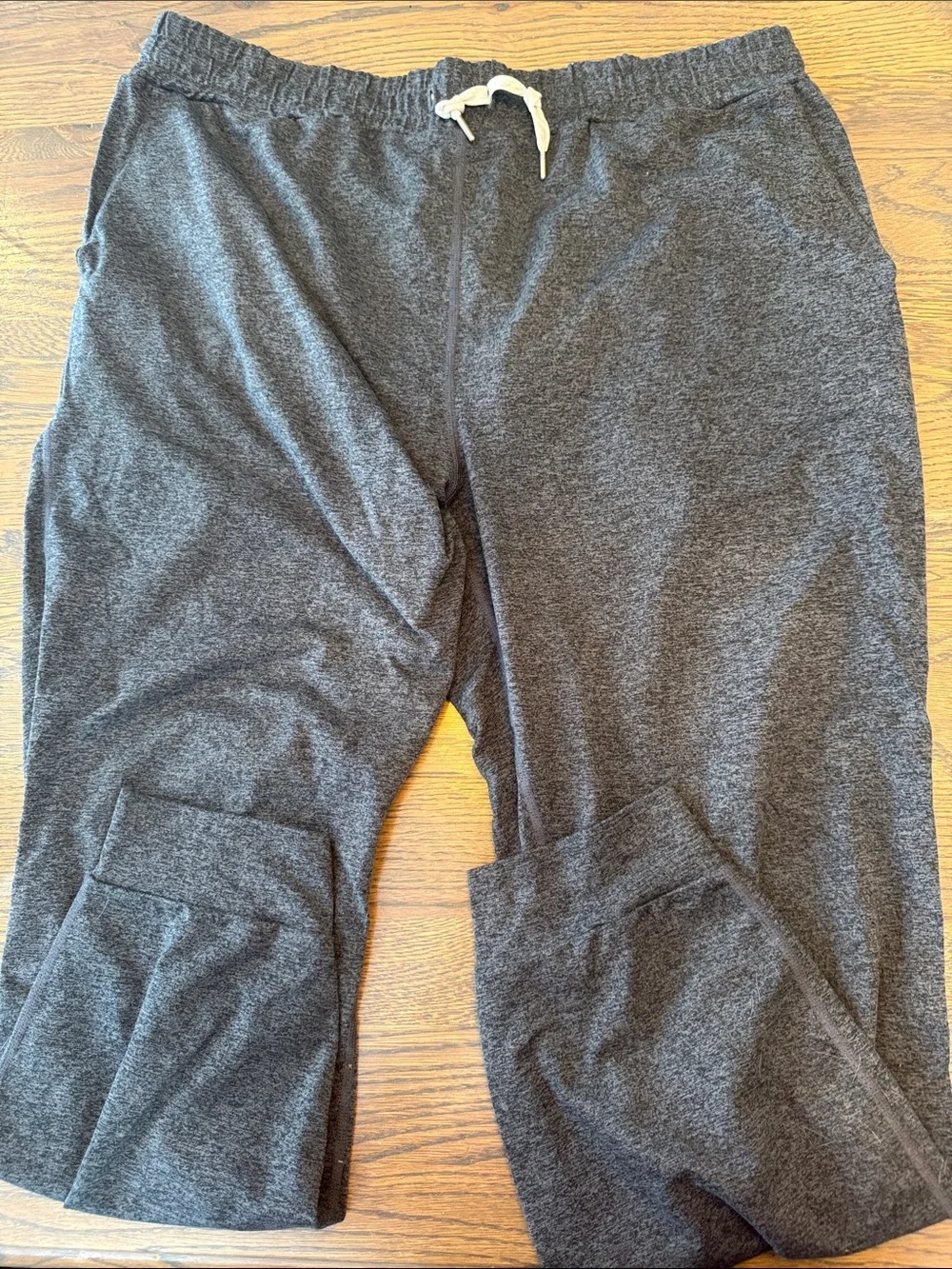 Vuori Women’s Charcoal Heather Lounge Pants with Drawstring